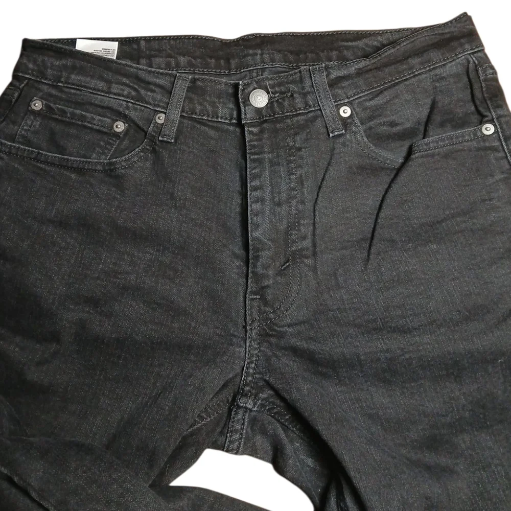 Levis sleek dark
